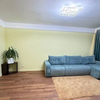 Сдается 1-комнатная квартира, 49,3 м²