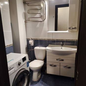 Продается 1-комнатная квартира, 42 м²