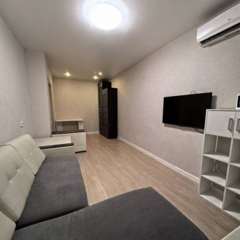 Продается 1-комнатная квартира, 36 м²