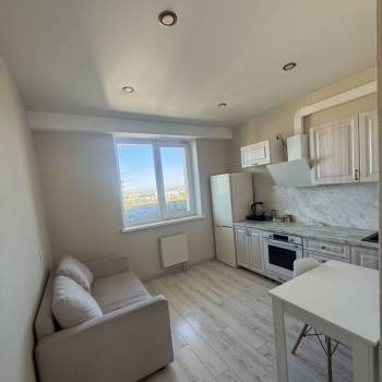 Продается 1-комнатная квартира, 40 м²