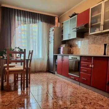 Сдается 2-х комнатная квартира, 65 м²