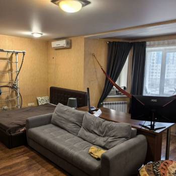 Сдается 1-комнатная квартира, 79 м²