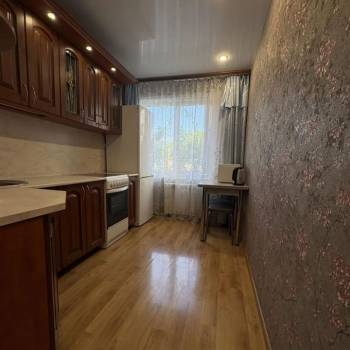 Продается Многокомнатная квартира, 70,6 м²