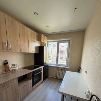 Сдается Многокомнатная квартира, 60 м²