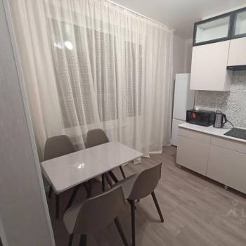 Сдается 1-комнатная квартира, 37 м²