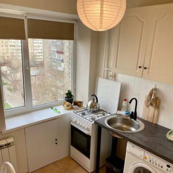 Продается 1-комнатная квартира, 35 м²