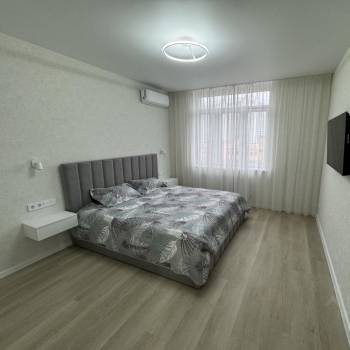 Продается 1-комнатная квартира, 43 м²