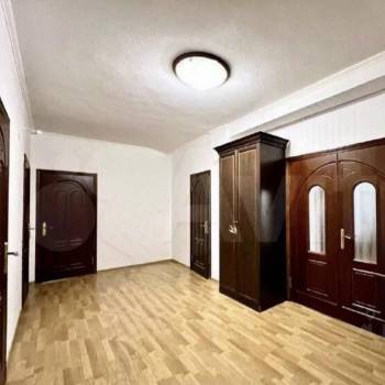 Сдается 2-х комнатная квартира, 107 м²
