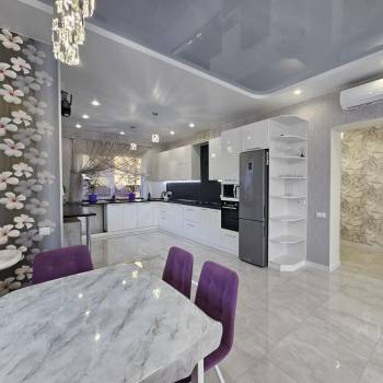 Продается Дом, 194 м²