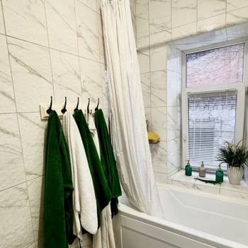 Продается Многокомнатная квартира, 63 м²