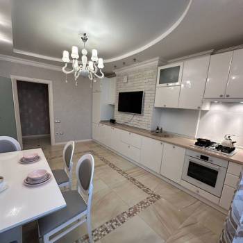 Сдается 2-х комнатная квартира, 120 м²