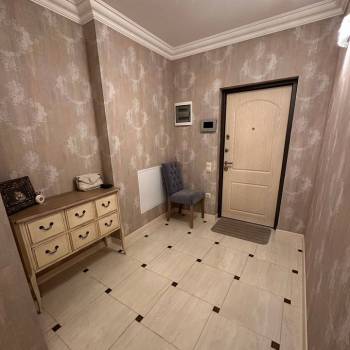 Сдается 2-х комнатная квартира, 120 м²
