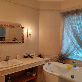 Продается Дом, 428 м²