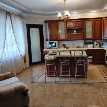 Продается Дом, 428 м²