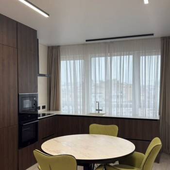 Продается 2-х комнатная квартира, 80 м²