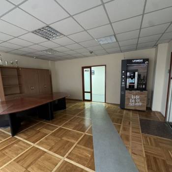 Сдается Нежилое помещение, 700 м²