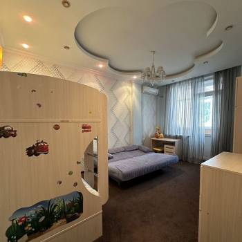 Продается Многокомнатная квартира, 157 м²