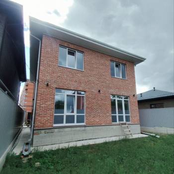Продается Дом, 180 м²