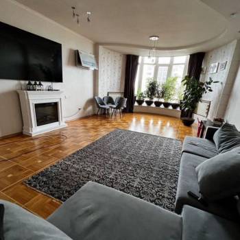 Продается Многокомнатная квартира, 130 м²