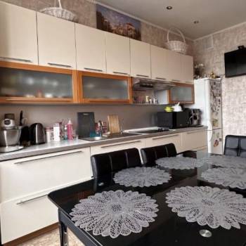 Продается Многокомнатная квартира, 130 м²