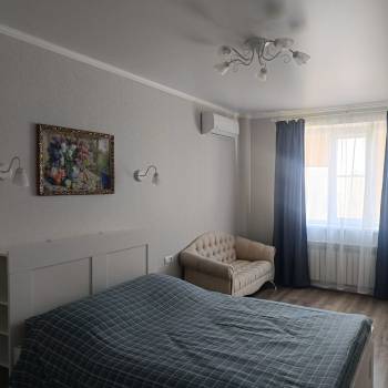 Продается 1-комнатная квартира, 42 м²