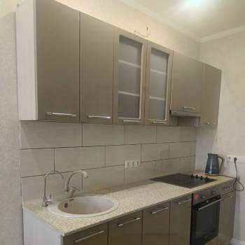 Продается 1-комнатная квартира, 42 м²