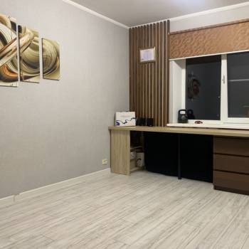Продается 1-комнатная квартира, 76,9 м²