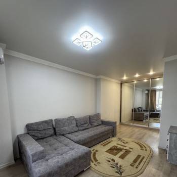 Продается 1-комнатная квартира, 45 м²