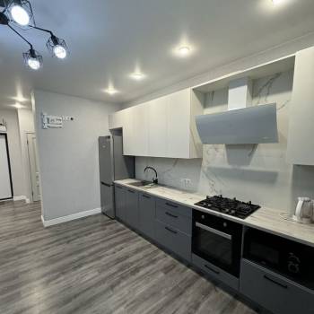 Сдается 2-х комнатная квартира, 85 м²