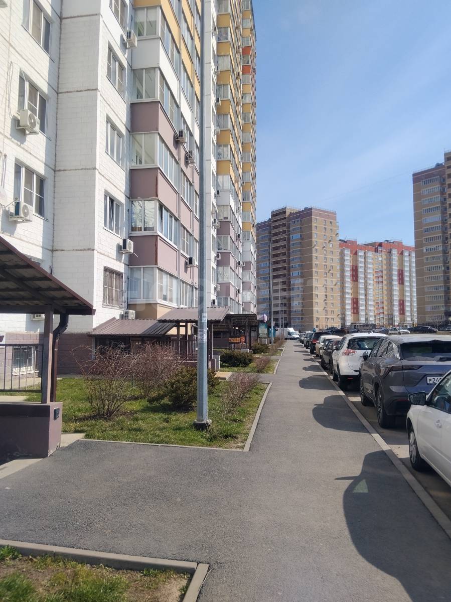 Продам нежилое помещение, ЖК Платовский (ул. Художественная)