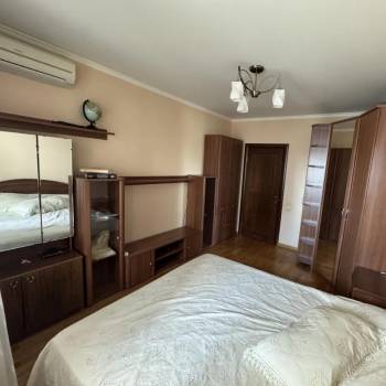 Сдается Многокомнатная квартира, 90 м²