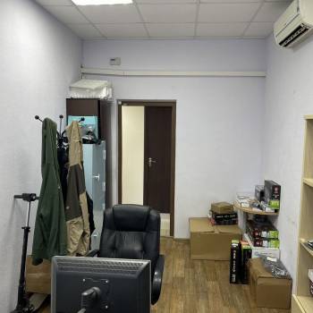 Продается Нежилое помещение, 200 м²