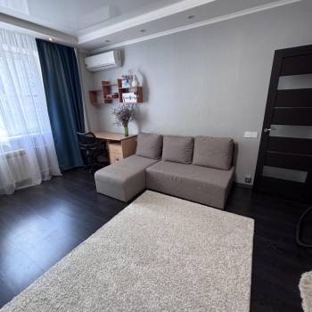 Сдается 1-комнатная квартира, 42 м²