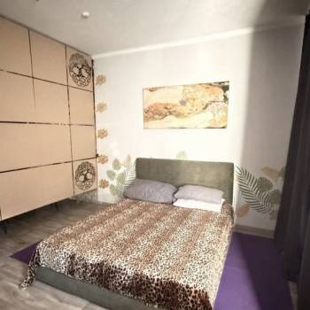 Сдается 1-комнатная квартира, 70 м²