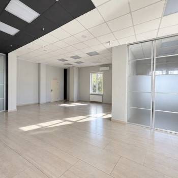 Сдается Нежилое помещение, 170 м²