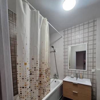 Сдается 1-комнатная квартира, 40 м²