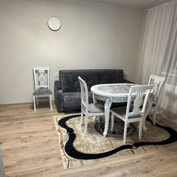 Сдается 1-комнатная квартира, 42 м²