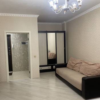 Сдается 1-комнатная квартира, 42 м²