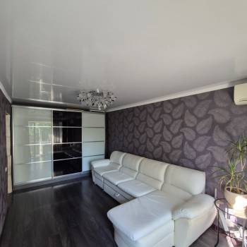 Продается 1-комнатная квартира, 32 м²