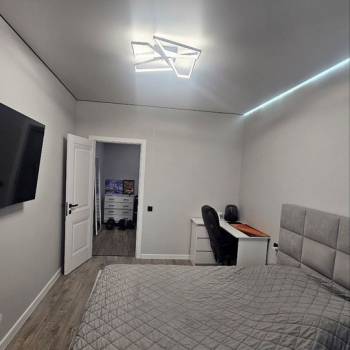 Продается 1-комнатная квартира, 43 м²