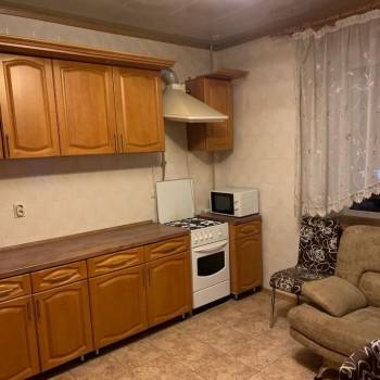 Сдается 1-комнатная квартира, 56 м²