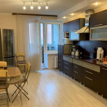 Сдается 2-х комнатная квартира, 75 м²
