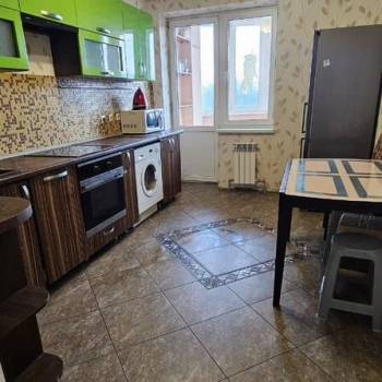Сдается 2-х комнатная квартира, 80 м²