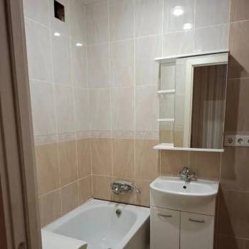 Продается 1-комнатная квартира, 37 м²