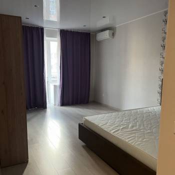 Сдается 1-комнатная квартира, 42 м²