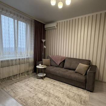 Сдается 1-комнатная квартира, 38 м²