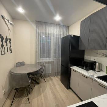 Сдается 1-комнатная квартира, 40 м²
