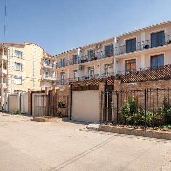 Сдается 1-комнатная квартира, 70 м²