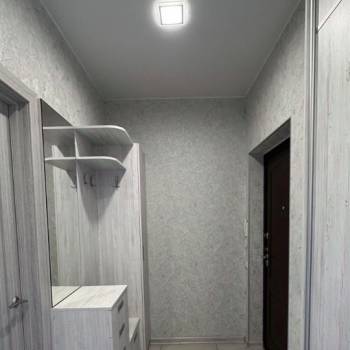Продается 1-комнатная квартира, 42 м²