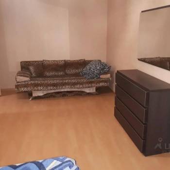 Сдается 1-комнатная квартира, 42 м²